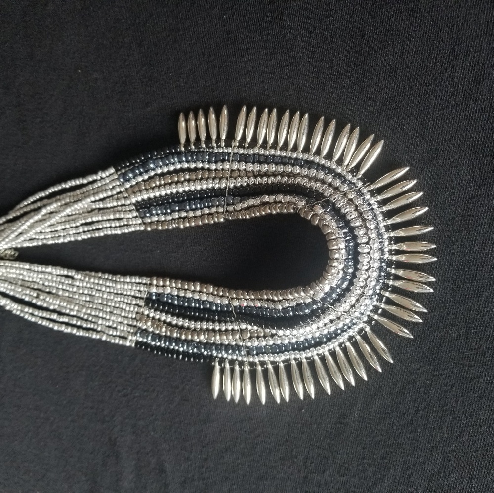 Beaded necklace - Picture 6 of 6